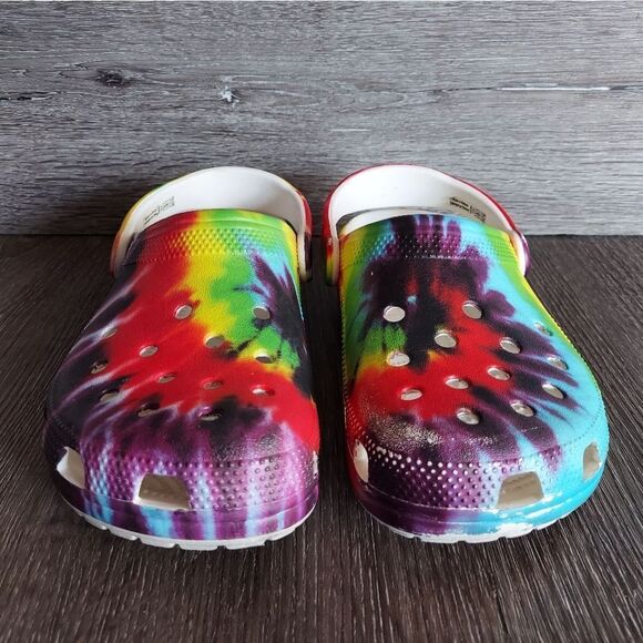 CROCS Classic Tie Dye Graphic Clogs Shoes Rainbow 🌈Size M5/W7 - Picture 2 of 8